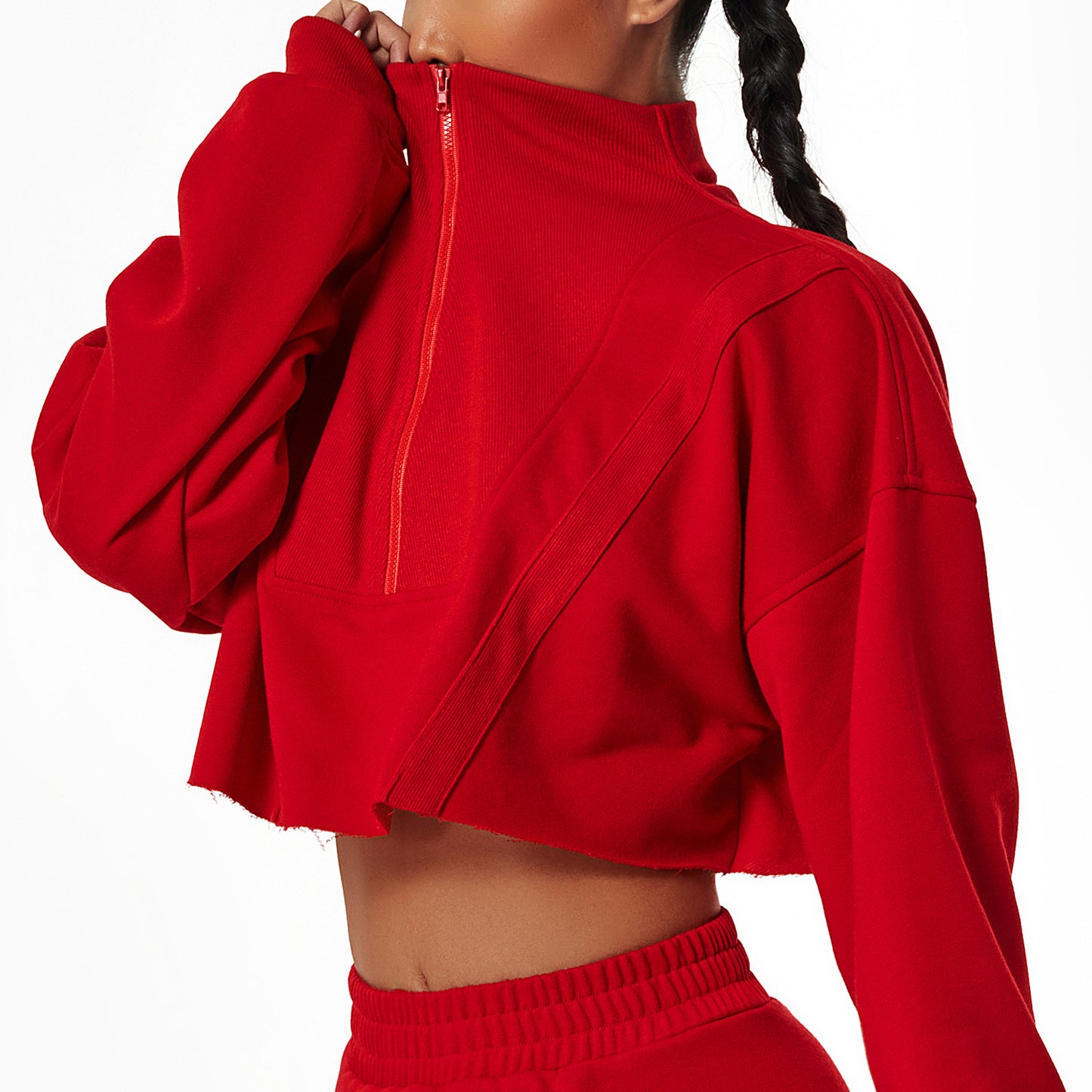 Damen Langarm Zip-Sweater mit Stehkragen von eprolo, sportliches und casual Oberteil, aus weichem Stoff, in dunkler Farbe.