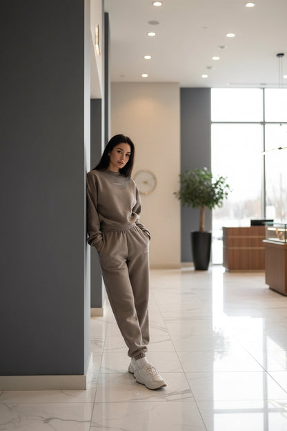 Dunkelgraue Damen-Trainingshose aus dem eprolo Casual Hoodie-Set, bequemer Sport- und Freizeit-Look, weiches Material
