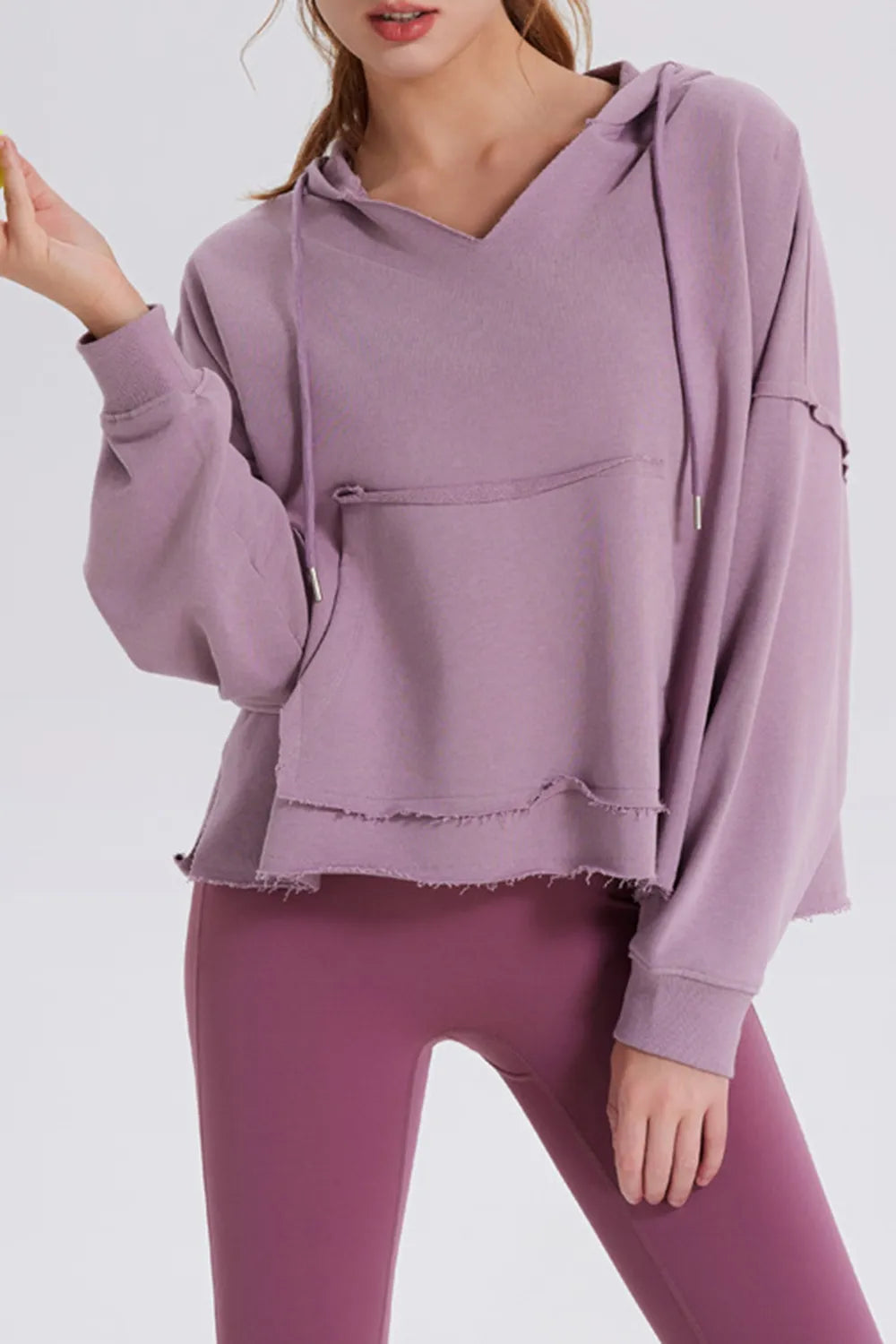 Damen Premium Hoodie von eprolo mit Kapuzenpulli, Kordelzug und ausgefranstem Saum, langarm und bequem.