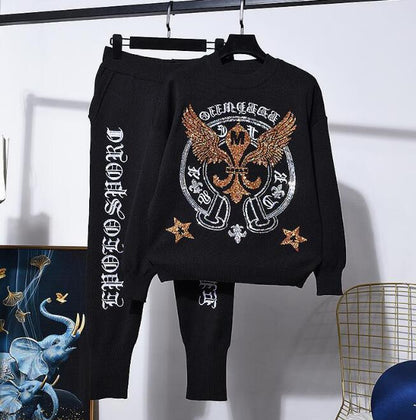 Damen Strick-Set mit Adler-Stickerei, inklusive Pullover und Hose, aus weichem Material, von eprolo, bequem und stilvoll.