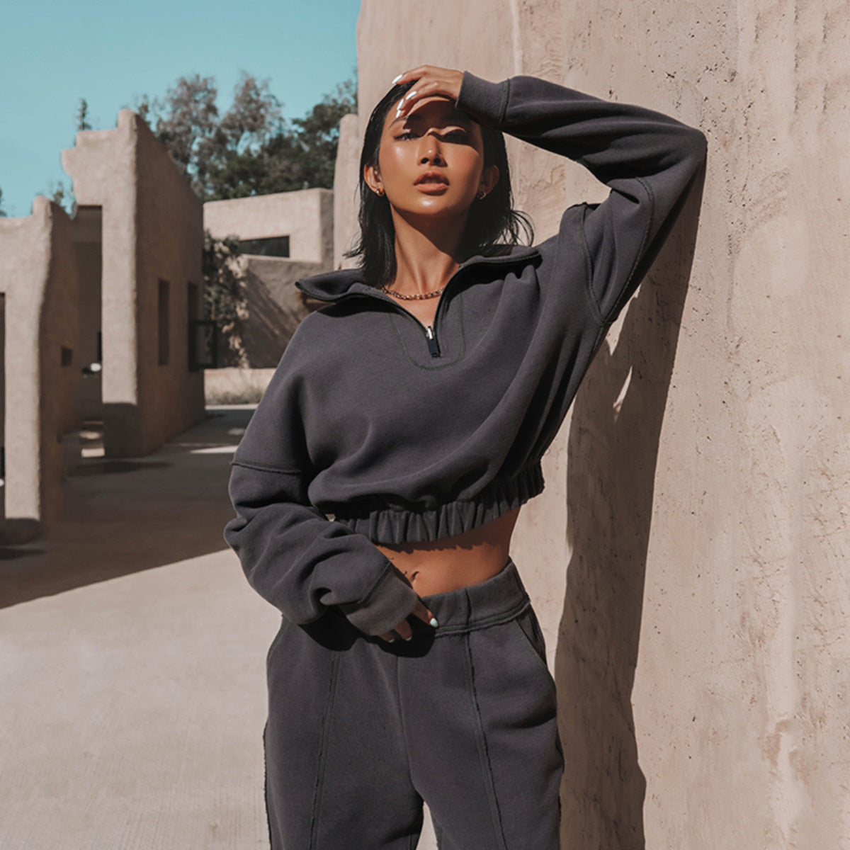 Damen-Sport-Hoodie-Set von eprolo, Kapuzenpullover und Hose, bequemes Trainingsanzug-Set für sportliche Aktivitäten.