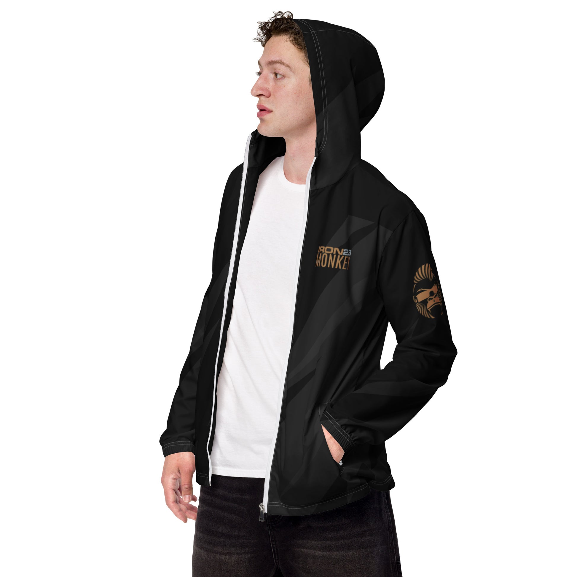 Herren-Windbreaker von Sportswear Iron Monkey 23 mit All-over-Print, weiße Jacke, links vorne sichtbar.