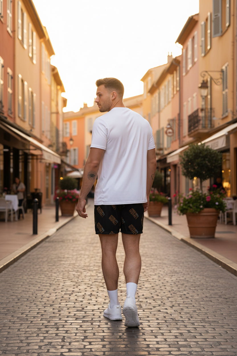 Unisex Mesh-Shorts von Sportswear Iron Monkey 23, atmungsaktive, recycelte Sporthose mit All-over-Print in Weiß.