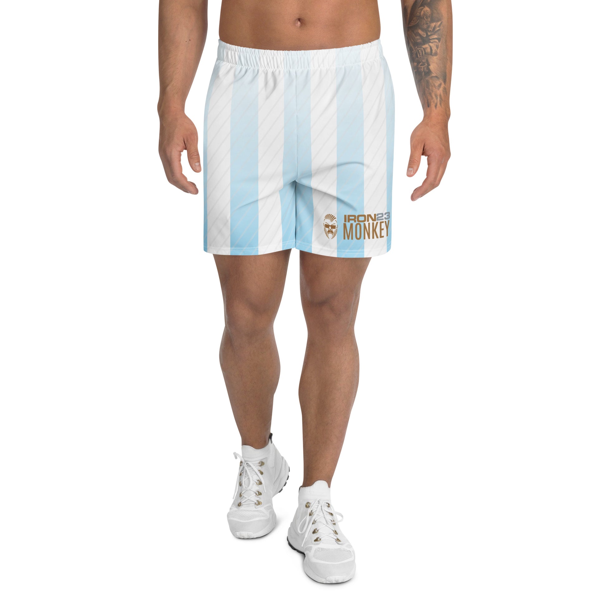 Recycelte Unisex Sport-Shorts von Sportswear Iron Monkey 23 mit All-Over-Print, weiß, sportliche lange Shorts für Damen und Herren