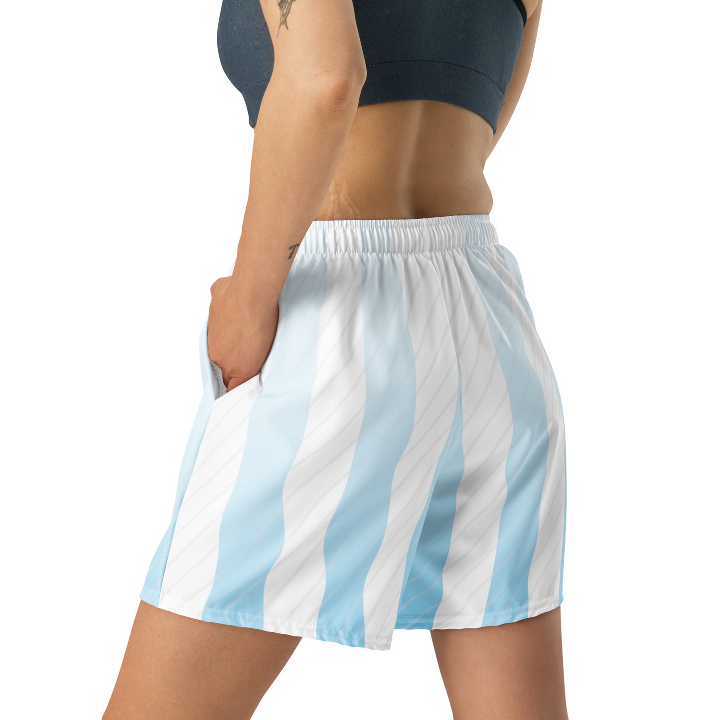 Recycelte Unisex Sport-Shorts von Sportswear Iron Monkey 23 mit All-over-Print, weiße lange Sporthose, links hinten fotografiert