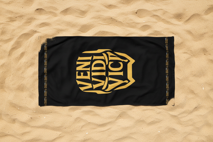 Weißes Sportswear Iron Monkey 23 Handtuch mit Julius Caesar Aufdruck, ideal als Strand- oder Gym-Handtuch, 30x60 cm.