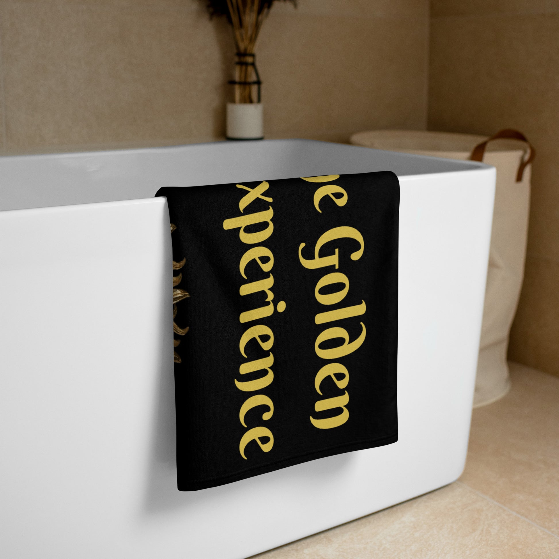 Schwarzes Gold Couture Handtuch von Sportswear Iron Monkey 23, ideal als Bademode für den Strand, im weißen 30x60 cm Lifestyle-Design