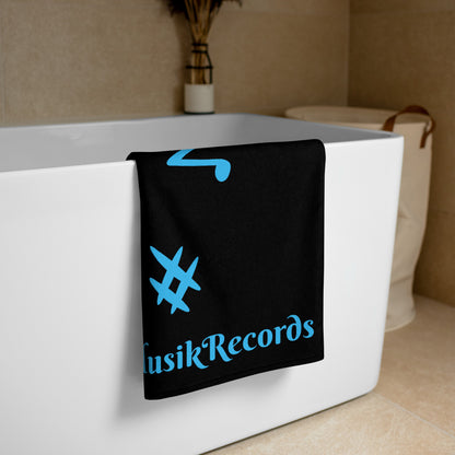 Weißes Strandtuch mit buntem FunMusik Records Noten Sublimationsdruck, Baumwolle, Größe 30x60 cm, für Bademode von Sportswear Iron Monkey 23