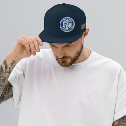 Klassische dunkelblaue Snapback-Cap "Alte Dame 1892" von Sportswear Iron Monkey 23, mit flachem Schirm und Stickerei auf der Vorderseite