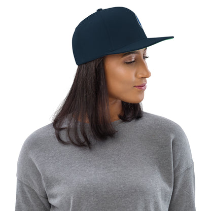 Klassische dunkelnavy Snapback-Cap Alte Dame 1892 von Sportswear Iron Monkey 23, Seitenansicht, lässiges Accessoire