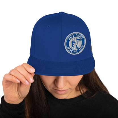 Klassische blaue Snapback-Cap von Sportswear Iron Monkey 23 mit Alte Dame 1892 Logo, modisches Accessoire für Sport und Freizeit