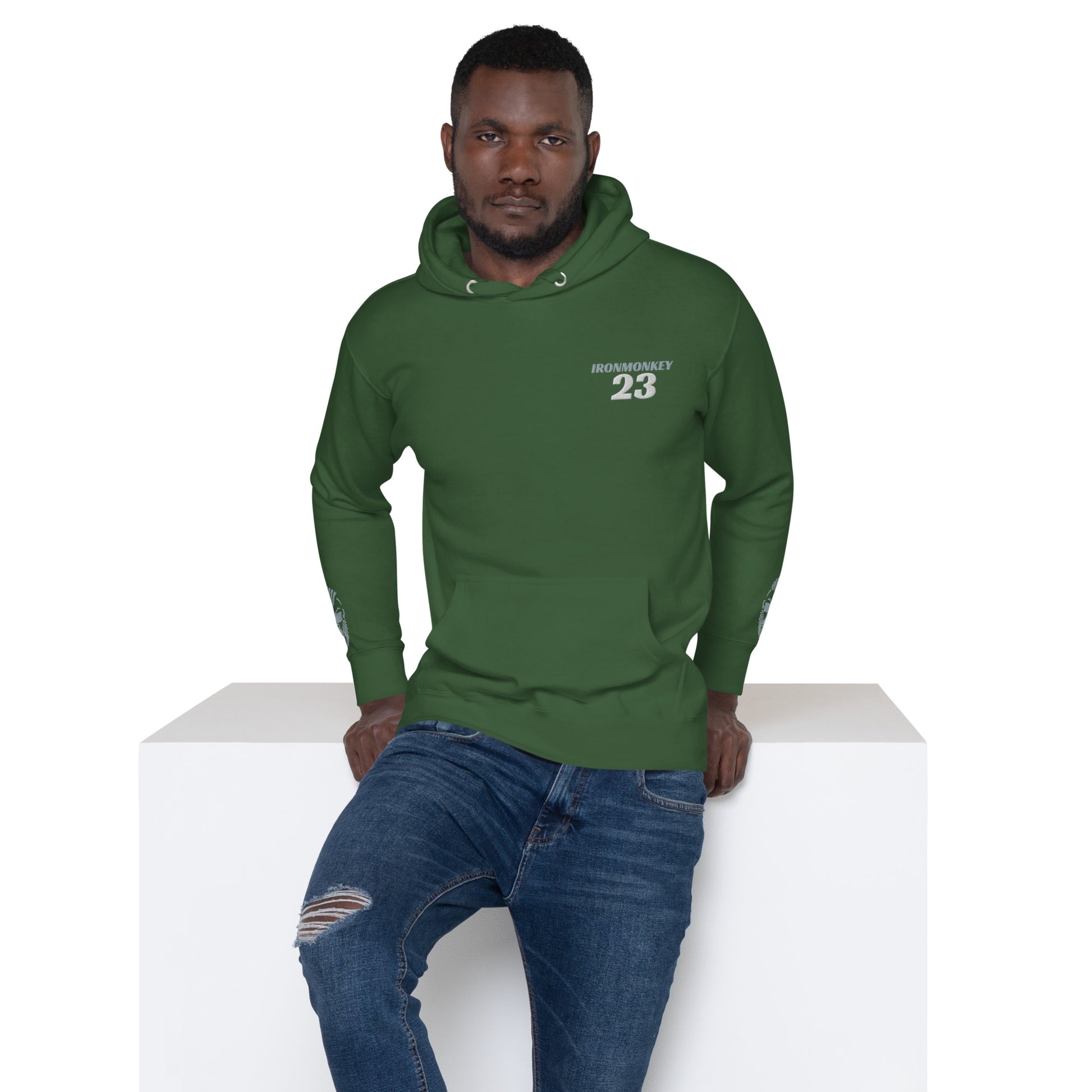 Unisex SoftTouch Premium Hoodie aus 100% Baumwolle von Sportswear Iron Monkey 23 in Waldgrün, vorneansichtig.