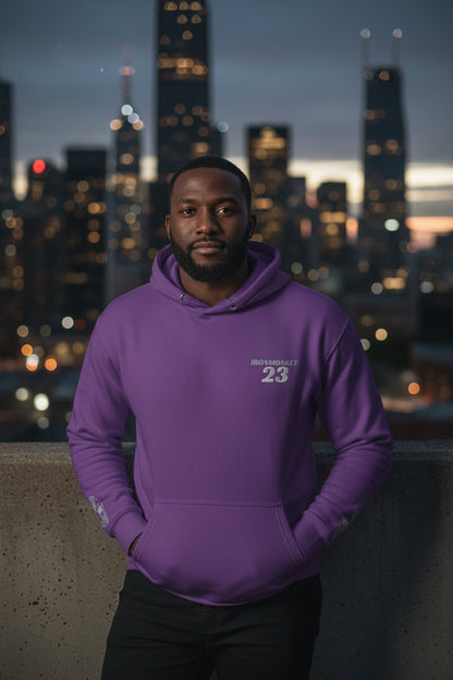 Unisex SoftTouch Premium Kapuzenpullover von Sportswear Iron Monkey 23 aus 100% Baumwolle in Lila, Nahaufnahme des Stoffes.