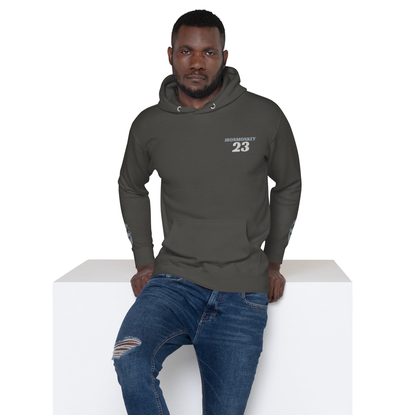 Unisex SoftTouch Premium Hoodie aus 100% Baumwolle in Vintage Schwarz, Sportswear Iron Monkey 23, vorne sichtbar.