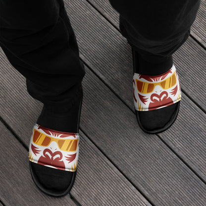 Herren Slides von Sportswear Iron Monkey 23, schwarze Badeschlappen mit Print, gepolsterter Riemen und PU-Sohle sichtbar.