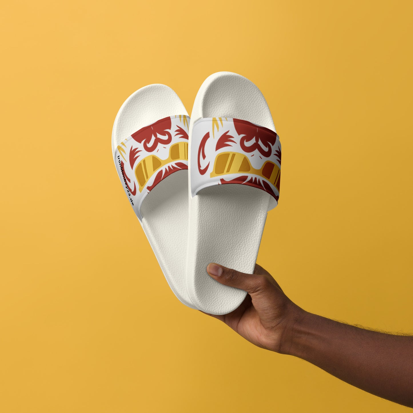 Herren Slides Badeschlappen mit Print, gepolsterter Riemen und PU-Sohle von Sportswear Iron Monkey 23, weiße Vorderansicht