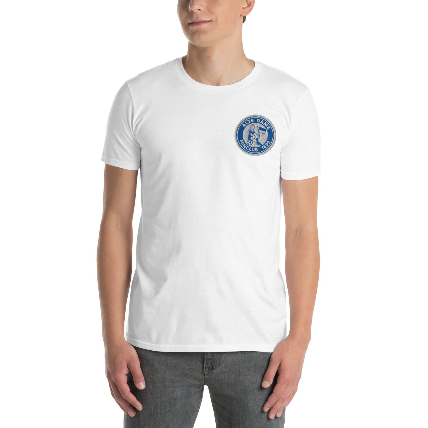 Weißes unisex T-Shirt von Sportswear Iron Monkey 23 mit Fanclub Alte Dame 1892 Logo, Vorderseite, weiche Baumwollqualität
