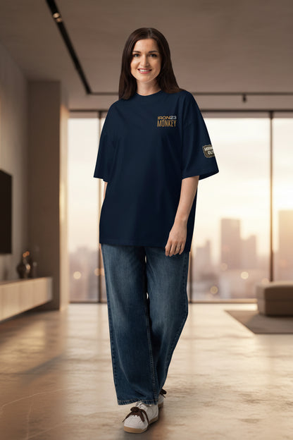 Unisex Bio-T-Shirt von Sportswear Iron Monkey 23 mit weitem Kragen in French Navy, aus nachhaltiger Baumwolle, oversized Passform