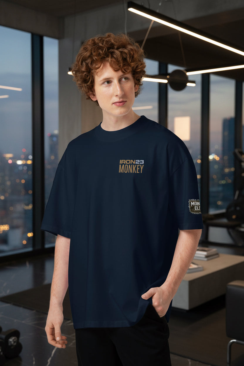 Unisex Oversized Bio-T-Shirt mit weitem Kragen in French Navy, hergestellt aus nachhaltiger Baumwolle, von Sportswear Iron Monkey 23.