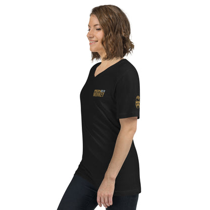 Unisex V-Ausschnitt T-Shirt von Sportswear Iron Monkey 23 in Schwarz, aus gekämmter Baumwolle, vorderseitig links sichtbar