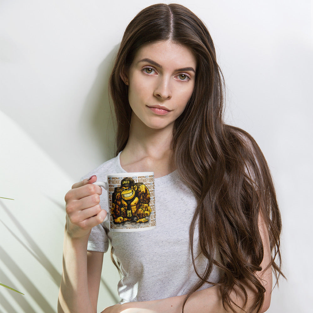 Weiße, glänzende Keramiktasse von Sportswear Iron Monkey 23, spülmaschinenfest und mikrowellengeeignet, 11 oz für Kaffee oder Tee