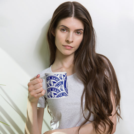 Weiße, glänzende Tasse mit Fanclub Alte Dame 1892-Logo, 20 oz, sportliches Accessoire von Sportswear Iron Monkey 23
